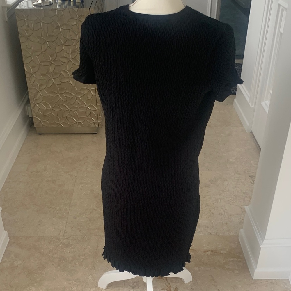 CHANEL Black Short-Sleeve Knit Dress CC with Logo Accent. Size 42. Pristine - Picture 3 of 15